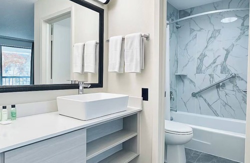 Griffin Apartment | Affordable hotel suites with WiFi, AC in charming McDonough