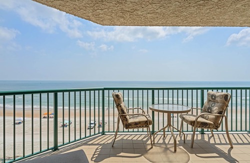Daytona Beach Shores Condo | ~AFFORDABLE OCEANFRONT~ 2/2 RENOVATED