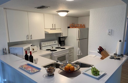 Downtown Condo | Affordable paradise - walking distance to downtown Sarasota!