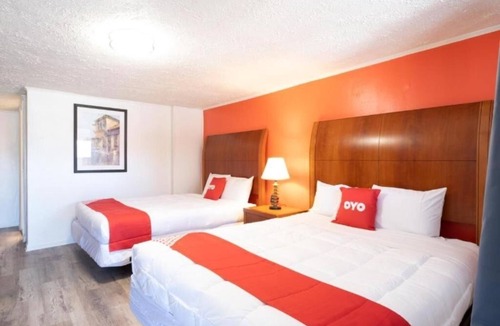 Jonesboro Hotel | Affordable Room with 2 Queen Beds Room Perfect for Atlanta Adventures w/Parking