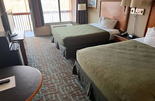 Harriman Hotel | Affordable Stay Close to Local Sights & Dining - Free Breakfast and Parking!