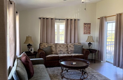 Clewiston Condo | AIR B&B DELUXE CONDO - Spacious 2 bed room condo at Roland Martin Marina
