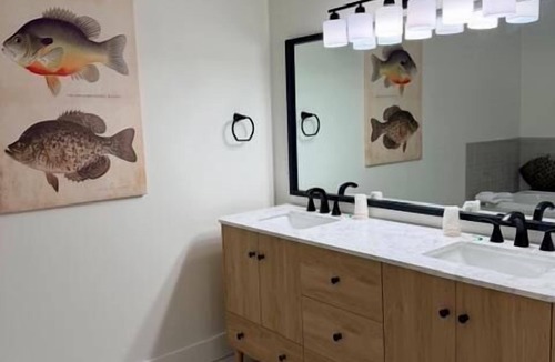 Clewiston Condo | AIR B&B DELUXE CONDO - Spacious 2 bed room condo at Roland Martin Marina