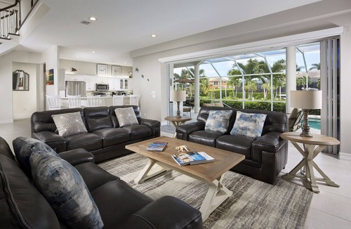 Marco Island House | Air Conditioned Game Room With Pool Table,ping Pong,air Hockey & 65in Tv's