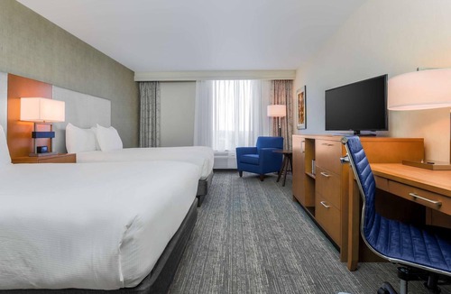 East Point Hotel | Airport Proximity Made Easy – Room w/Seasonal Pool Access + Free Shuttle