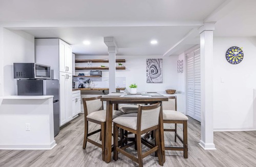 Forest Park Apartment | Airport-Side Escape | 12 Miles to World Cup Stadium