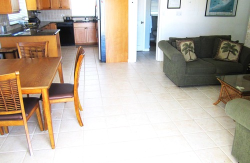 Key Colony Beach House | Airy Upper Half Duplex - Key Colony Beach. Dock, Pool Club & beach 1 block away