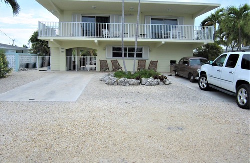 Key Colony Beach House | Airy Upper Half Duplex - Key Colony Beach. Dock, Pool Club & beach 1 block away