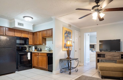 Holmes Beach Condo | Alamanda Villas 3 Beach Side Condo With Heated Pool