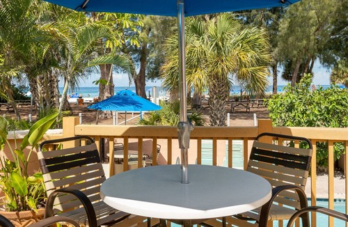 Holmes Beach Condo | Alamanda Villas 4 Beach Side Condo With Heated Pool