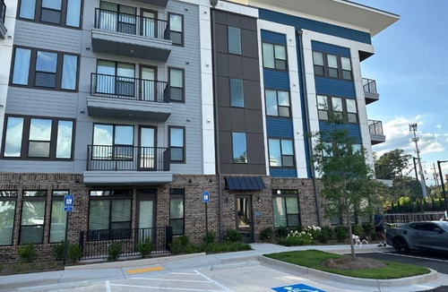 East Side Apartment | Alease Luxe Retreat Luxury 2BR Sleeps 4