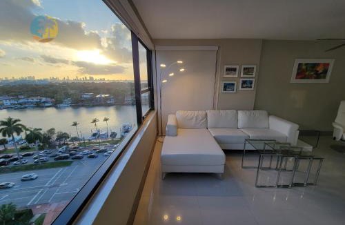 Mid Beach Apartment | Alexander14192