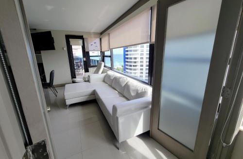 Mid Beach Apartment | Alexander14192