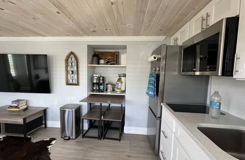 Matlacha Apartment | All new, incredible location! Waterfront unit in Matlacha with many amenities.