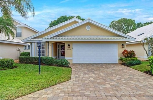 Imperial Golf Estates House | All new inside. 1 mile to beach. Gated comunity with pool/tennis courts. Quiet.