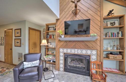 Beech Mountain House | All-Season Base! Unit w/Balcony in Beech Mountain