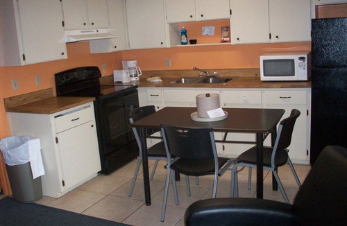 Edgewater Hotel | All Suite Motel