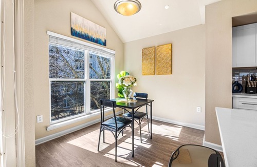 North Buckhead Apartment | Alluring Place