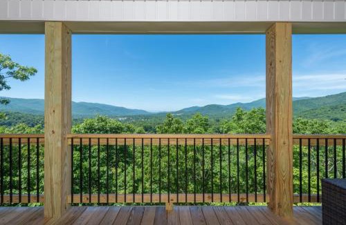 Black Mountain House | Almost Bearadise