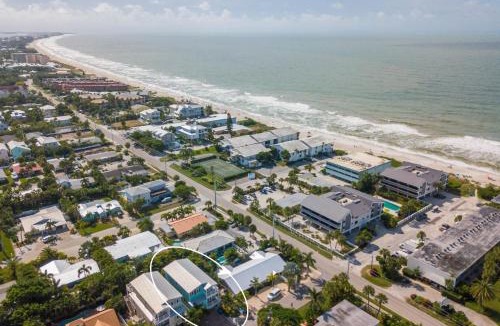 Holmes Beach House | Almost Gulf Front