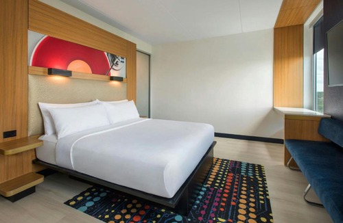 Mount Laurel Hotel | Aloft by Marriott Mount Laurel