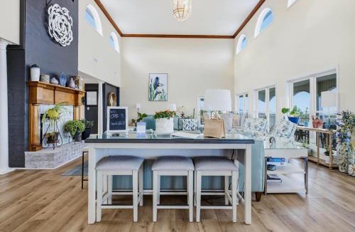 Inlet Harbour House | Alpha At The Point