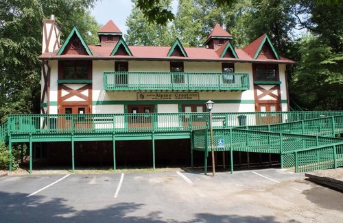 Helen Apartment | Alpine Crest Cozy One Bedroom with Loft in Beautiful Helen, GA