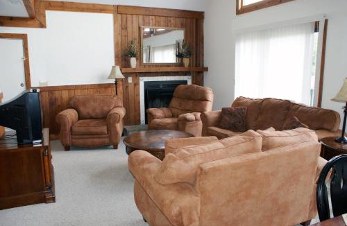 Helen Hotel | Alpine Crest Resort