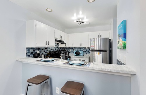 Titusville Apartment | *Amalfi Allure* *NASA*Pool, Gym, BBQ, Arcade, Games
