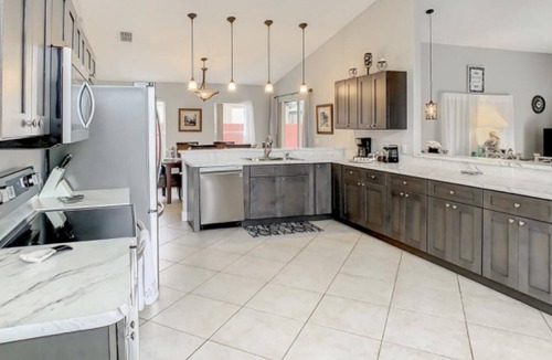 Thousand Oaks House | Amazing 4/3 house at Thousand Oaks Community, private pool, near Disney!
