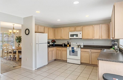Lake Wilson Preserve House | Amazing 5 bedroom villa, private pool, free BBQ grill and more