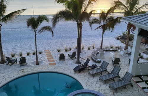 Fort Myers Beach House | Amazing beautiful beachfront property!
