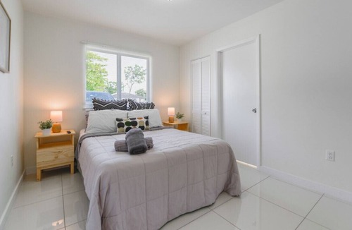 Gladeview House | Amazing Brand New Duplex 3 Bedrooms/2 bathrooms