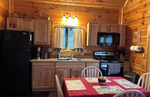 Robbinsville Cabin | AMAZING & COZY LOG CABIN IN WOODS