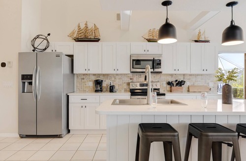 Fort Myers House | Amazing Home for the family, Pet-Friendly, Kayaks! Book Today! Villa Delightful-Roelens Vacations