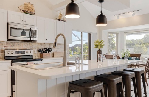 Fort Myers House | Amazing Home for the family, Pet-Friendly, Kayaks! Book Today! Villa Delightful-Roelens Vacations