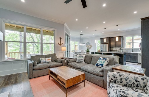 Estill Springs House | Amazing Lakehouse -Hot Tub-Private Boat Dock- 5 bedrooms, Pool Table, Ping Pong