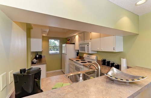 Plantation Condo | Amazing View - On Golf Course - Near Beaches, Shopping & Restaurants