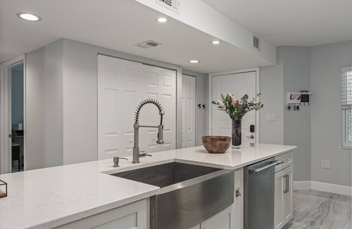 Bradenton Condo | Amazing water/sunset views, luxury 2BR/2BA PENTHOUSE 9 mi from Anna Maria beach.