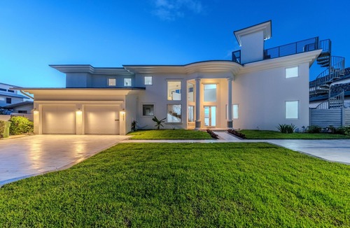 Nurmi Isles Villa | Amazing Waterfront home with spacious grounds in Seven Isles area of Las Olas