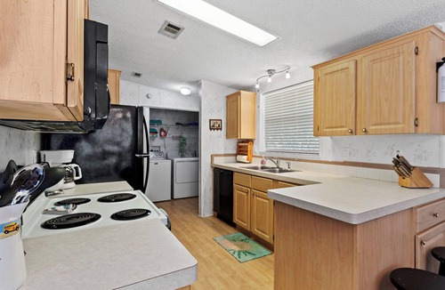 Weeki Wachee Gardens House | Amazing Waterfront House, Weeki Wachee - Use of Kayaks