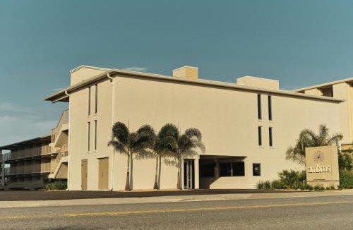 Daytona Beach Shores Hotel | Ambros Daytona, Trademark Collection by Wyndham