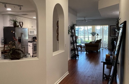 Naples Condo | Amenity-filled golf course community. Restaurants, pools, fitness/spa near Marco