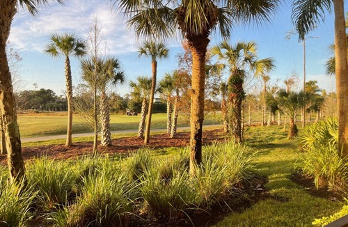 Naples Condo | Amenity-filled golf course community. Restaurants, pools, fitness/spa near Marco