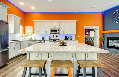 Ozona House | Amenity Paradise! Theater, Game-room, Mini Golf, Outdoor Bowling & Hot Tub!