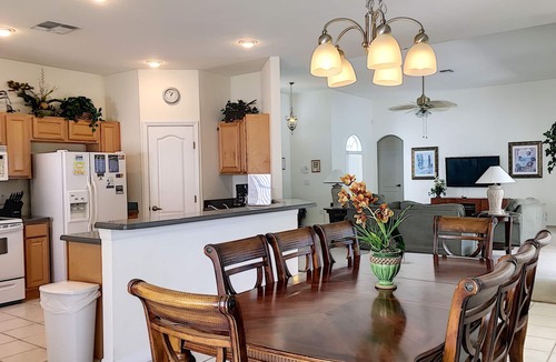 West Haven House | AMERICAN MANOR : Private Pool 24/7 Support During Your Stay