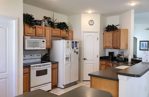 West Haven House | AMERICAN MANOR : Private Pool 24/7 Support During Your Stay