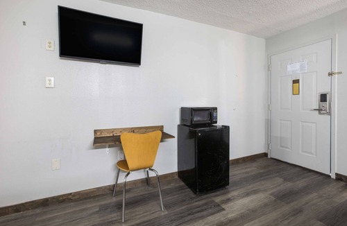 Stockbridge Hotel | Americas Best Value Inn Stockbridge
