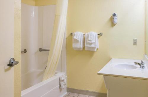 Clayton Hotel | Americas Best Value Inn - Clayton