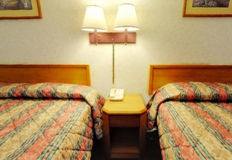 Macon Hotel | Americas Best Value Inn & Suites Macon at Eisenhower Pkwy